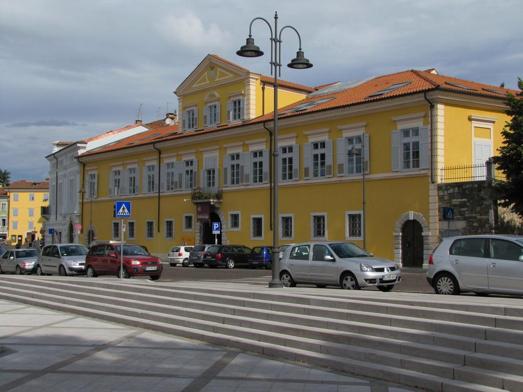 Grand Hotel Entourage - Palazzo Strassoldo Gorizia Exteriör bild